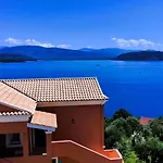 Nikolas House